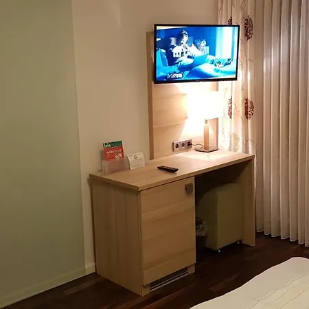 福利池酒店及餐厅 凯撒斯劳滕